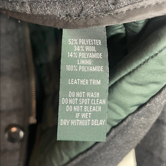 SOLD Rodd & Gunn | Men's Leighton Place Padded Field Coat in Coal Made in Italy - Picture 9 of 9